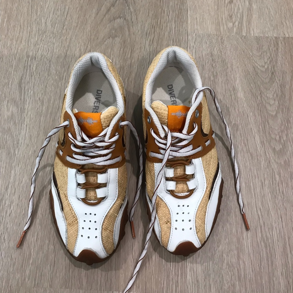 #Aughts Tan and White #Sneakers with leather and #raffia details. Casual Style